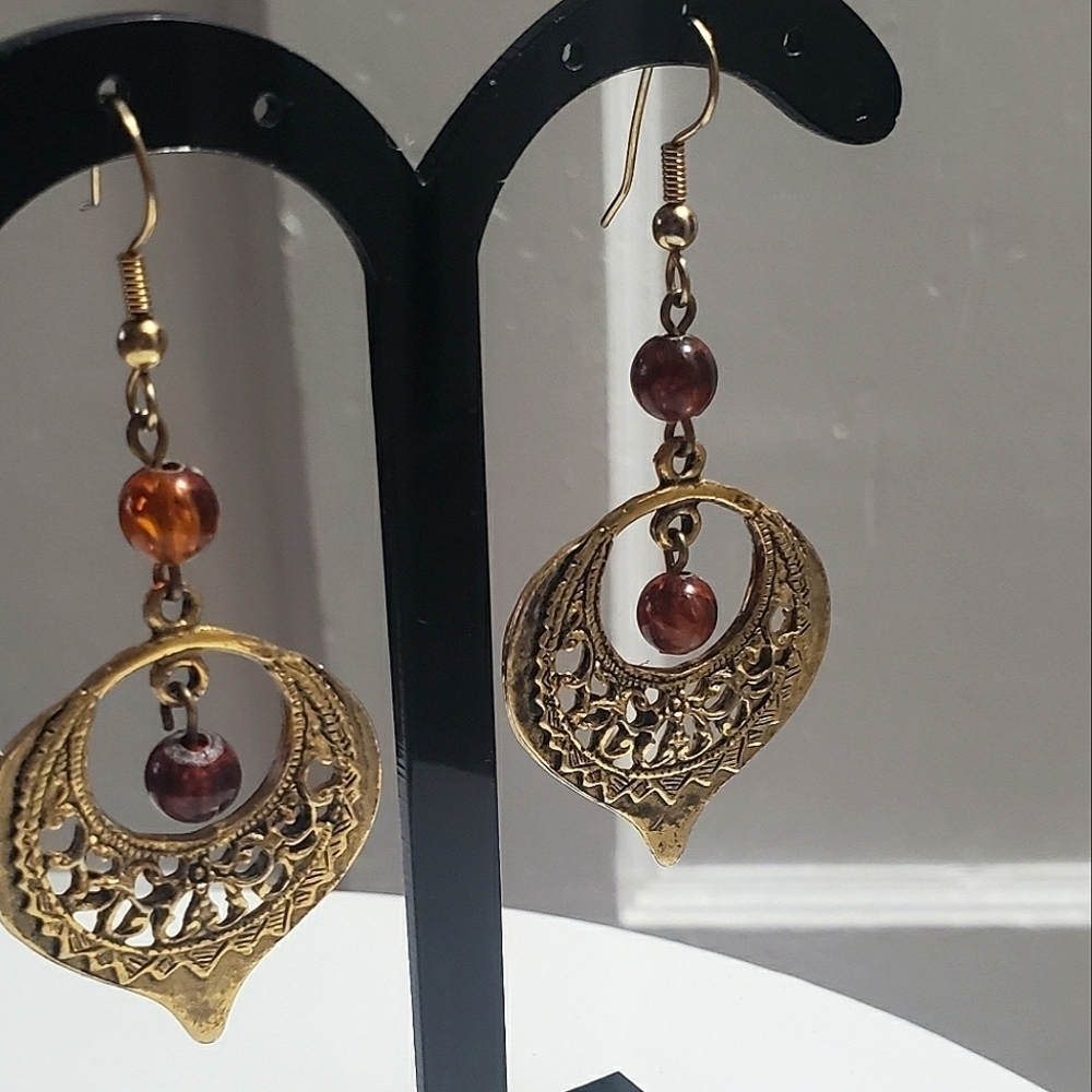 4/$20 Handcrafted Unique Bronze Tone Round Earrings With Red Agate Stone Beads🌴